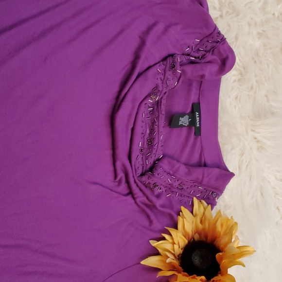 Top - Picture 2 of 4